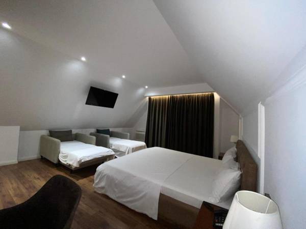Double Room with Extra Bed - Accommodation
